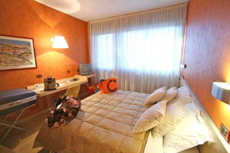 Alexandra Hotel